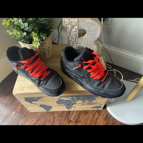 Nike - Picture 5 of 10